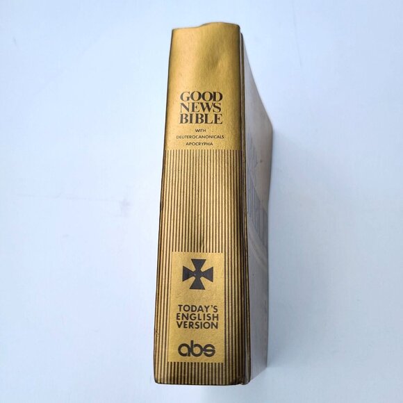 Good News Bible with Deuterocanonicals/Apocrypha Today's English Version - Picture 6 of 9